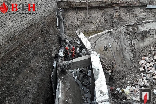 نجات ۲ کارگر از اعماق چاه